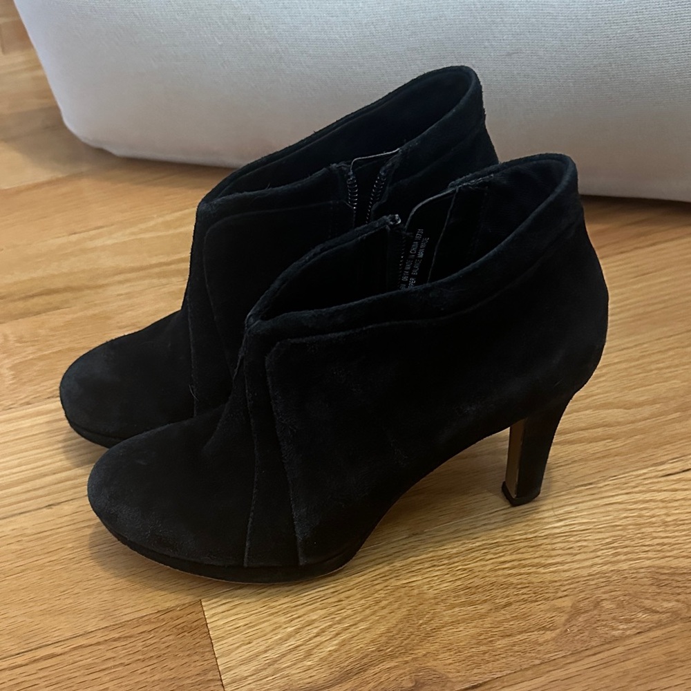 Clark's Artisan Black Platform Suede Booties